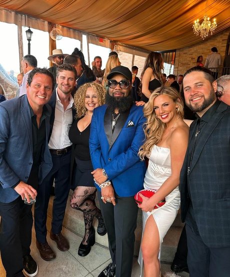 Annie Agar onlyfans pictures