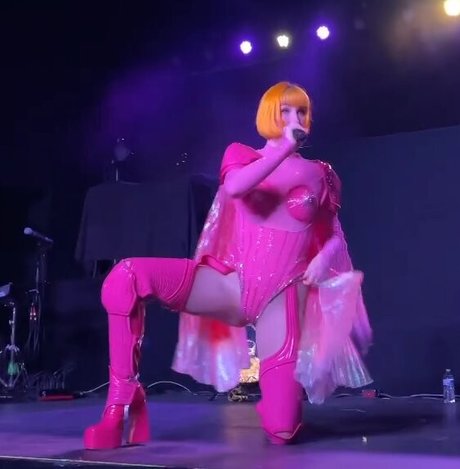 Tessa Violet onlyfans leakd