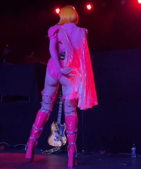 Tessa Violet new onlyfans leaks