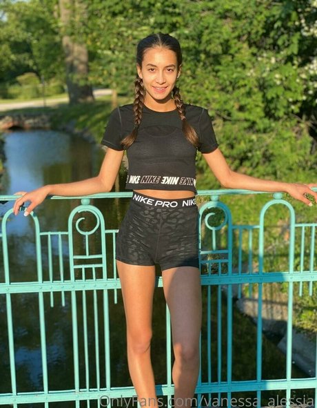 Vanessa Alessia naked onlyfans leaks