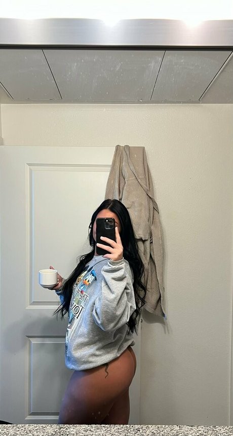 Tana Hennessey onlyfans leak