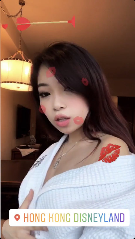 Fruitypoppin naked on onlyfans