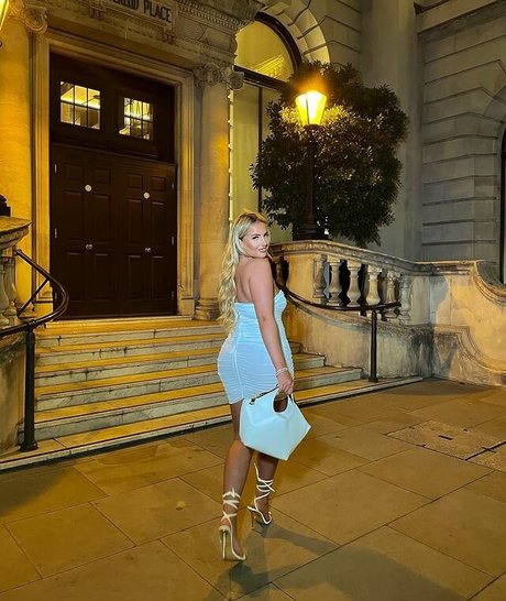 LAURA GOLD onlyfans leaked xxx