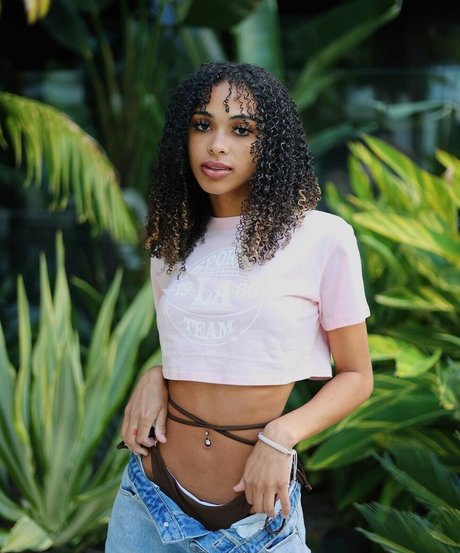 Monroe Capri Bryant onlyfans x