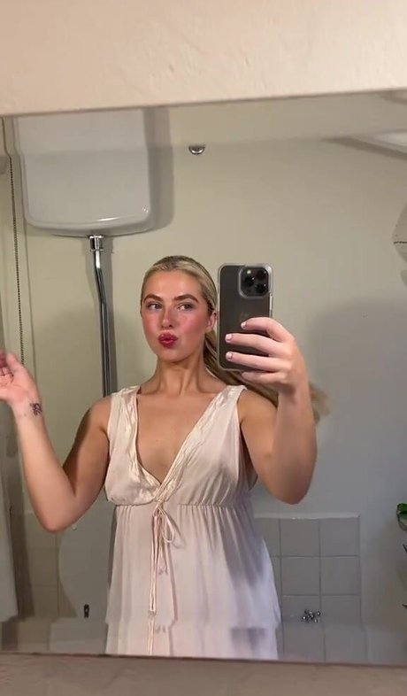 Anais Gallagher only fans free