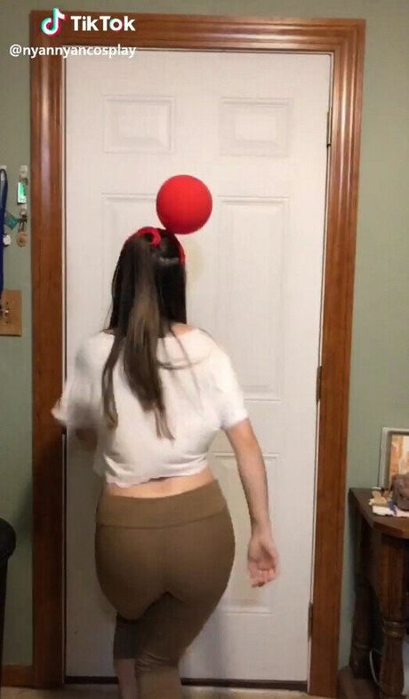 Nyannyancosplay only fans leak