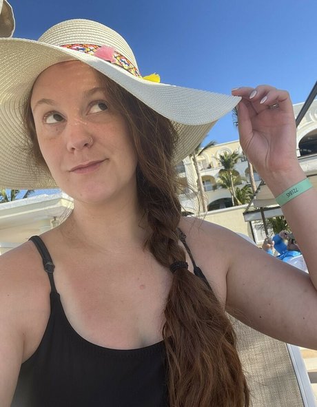 Ashleigh Burton only fans pictures