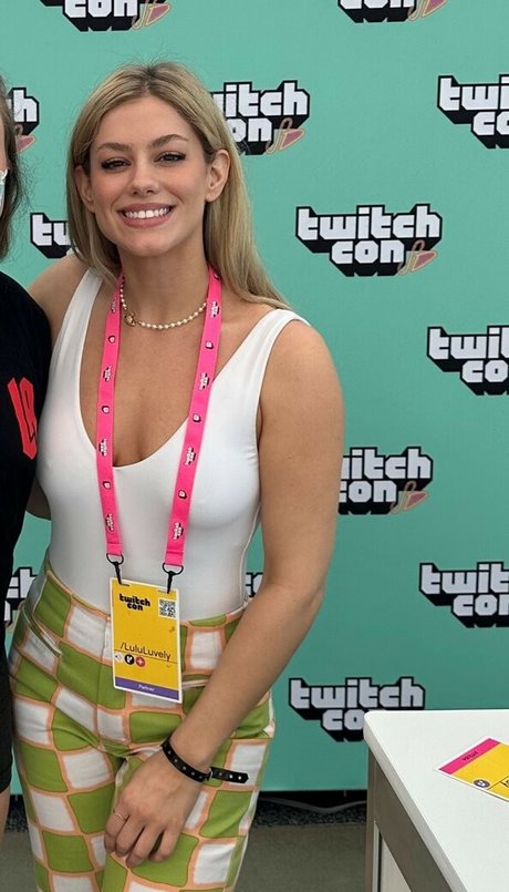 LuluLuvely only fans leak nude