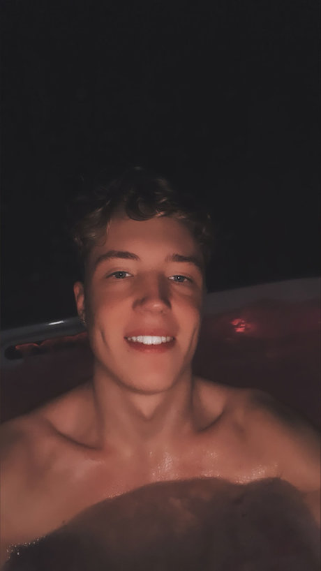 MASTER TOM_ only fans leaked