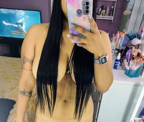 Nyleve Bom onlyfans pic