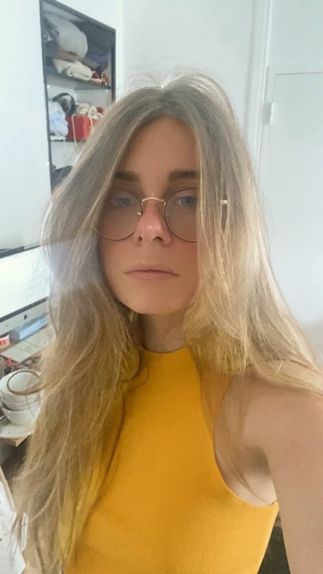 Frenchy Holly naked onlyfans