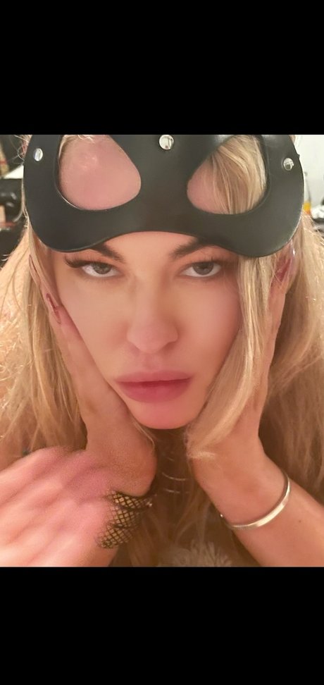 PeepingTomsQuest onlyfans leaked