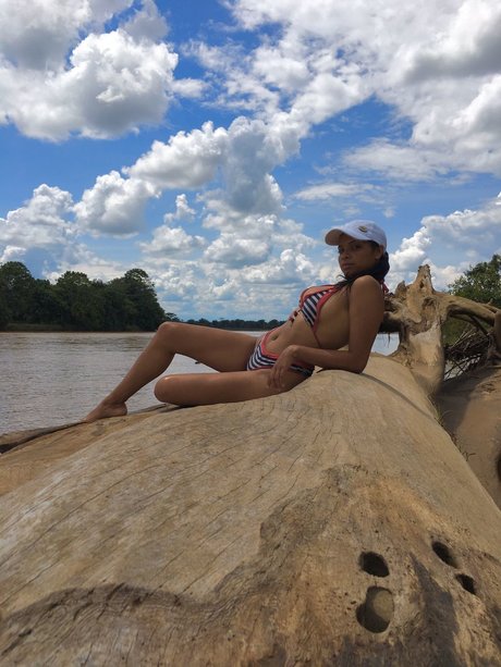 ESTRELLA MU OZ naked only fans