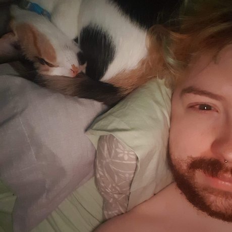 Panpolypolyhedral onlyfans model images