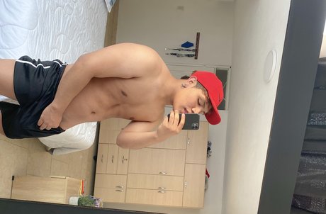 Oswaldo is on onlyfans