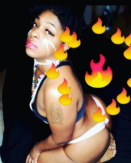 MonarchGalaxyXX onlyfans lesk