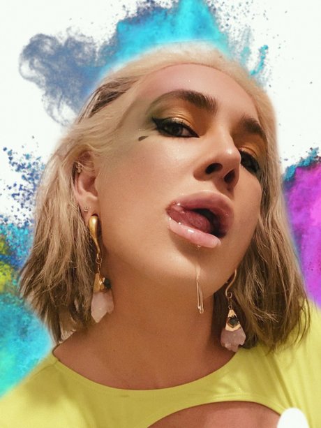 Olya Meow onlyfans nude content