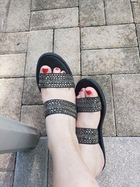 Pretty Feet Magic sexy onlyfans