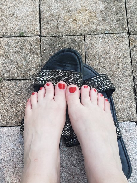 Pretty Feet Magic leaked porn onlyfans