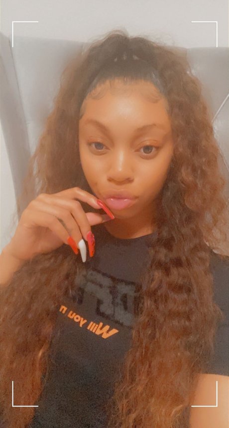 Platinum Diamond Lips onlyfans nsfw