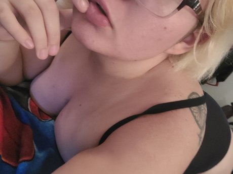 Pixie Kiss onlyfans nude porn