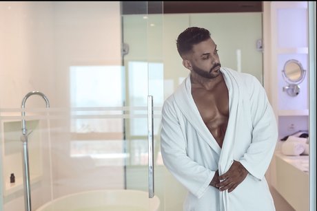 Yuri Petrone onlyfans model