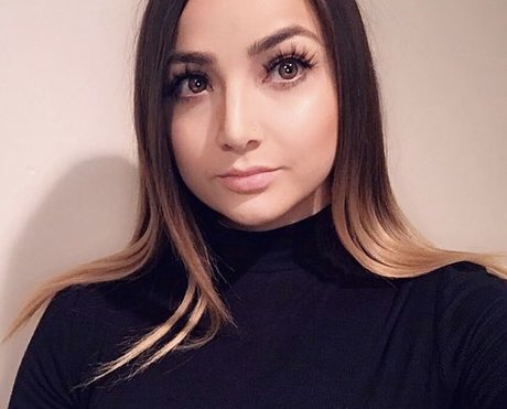 Raebella onlyfans content type