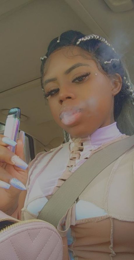 Queen Unquie onlyfans post