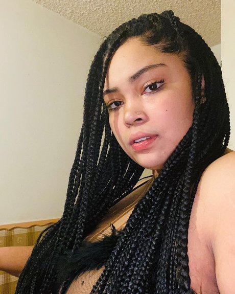 DeeBabyyy onlyfans boobs