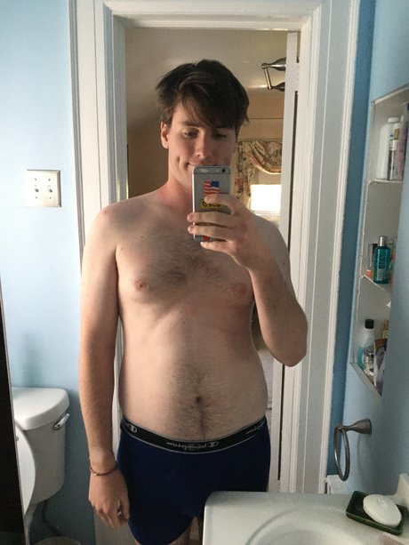 Eddy Cochring boobs onlyfans