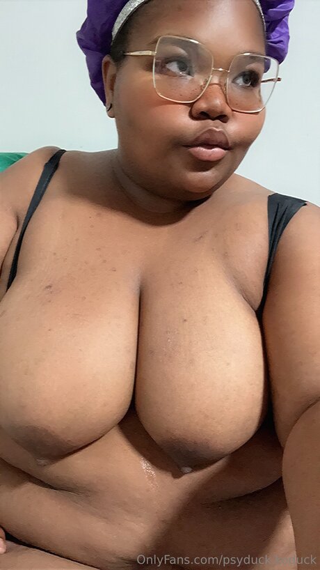 Fluffy Melons onlyfans leaked.