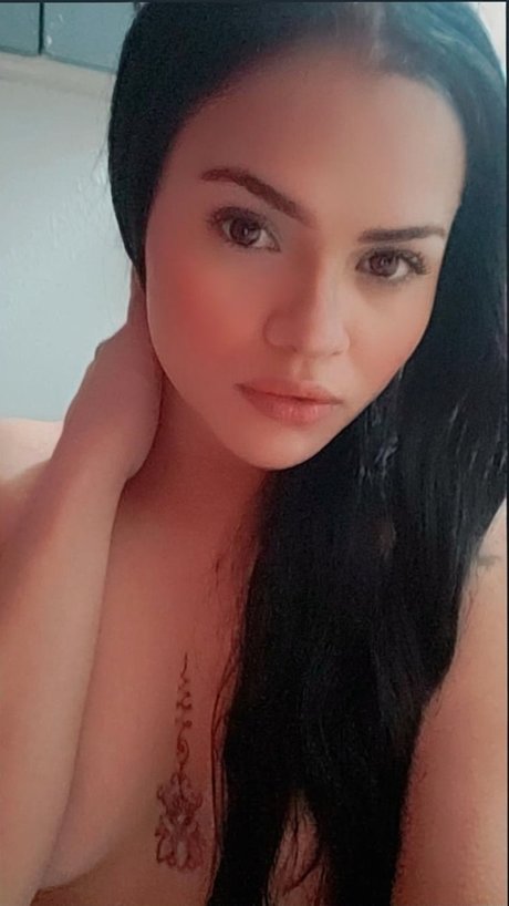 Claudia Flores onlyfans photo
