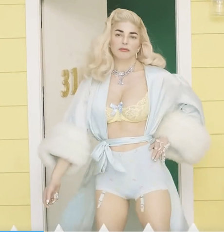 PrettymessNY naked only fans