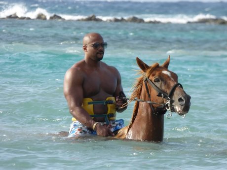 Riley Cox onlyfans picture