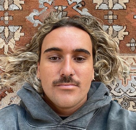 Rhys Harries strip onlyfans