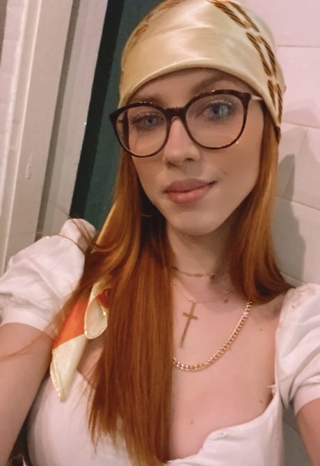 RED SWEET TS onlyfans leaked pics