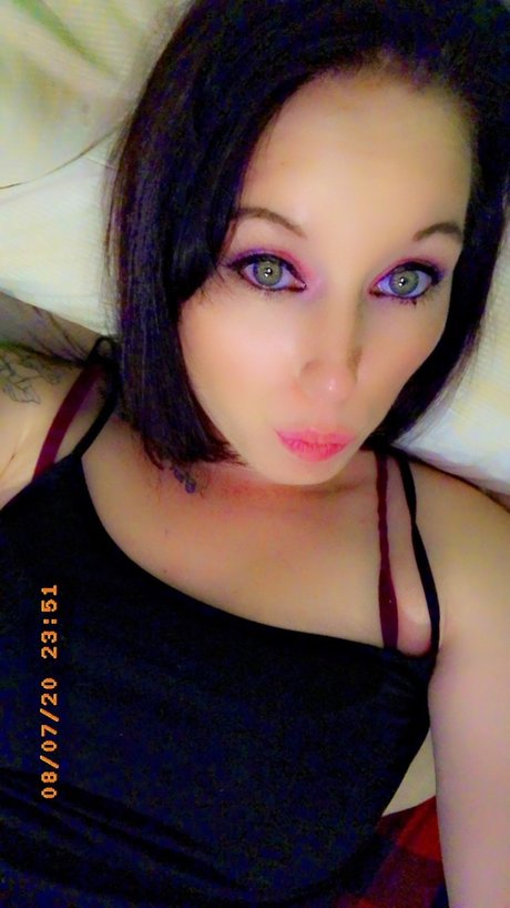 DANIELLE OFFORD leaked onlyfans.