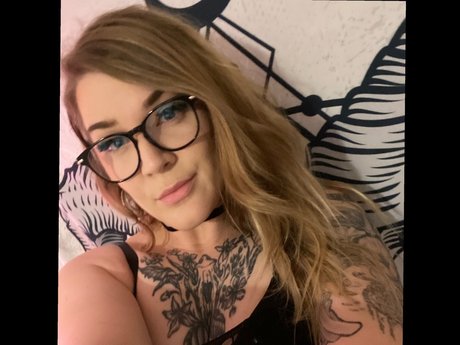 Mara Morte nude only fans