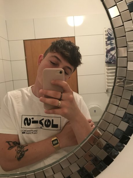 Ronnie Milbs nude onlyfans leak