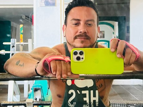 Roi Pineda only fans pics