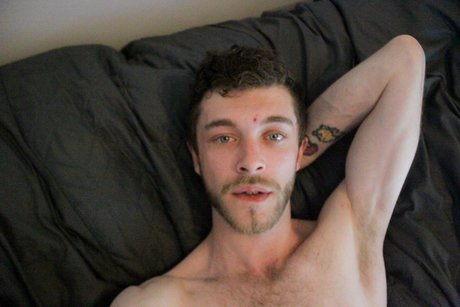 Robin Heartz_ only fans pic