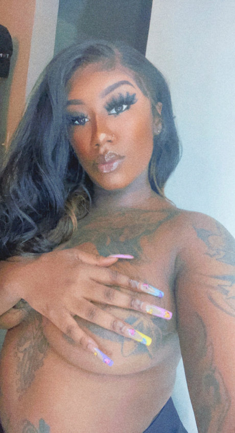 Juicykaee onlyfans leaks.