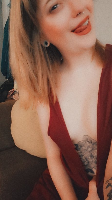 Baby Ghoul Bettie onlyfans leams