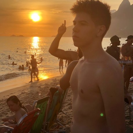 MAURICIO VILLAR onlyfans public photos