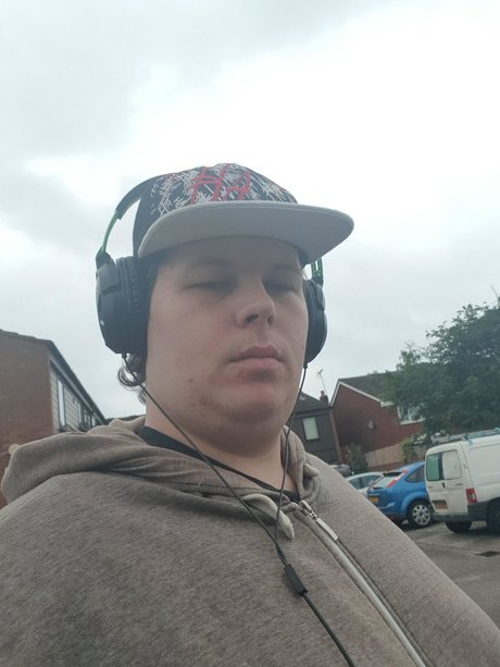 Kazuto Makoto topless onlyfans