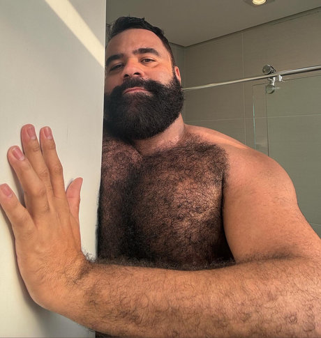 BearWoofBr onlyfans explicit content