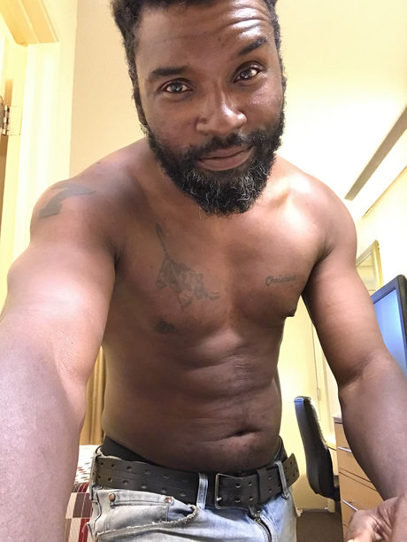 Sunny D onlyfans leaj