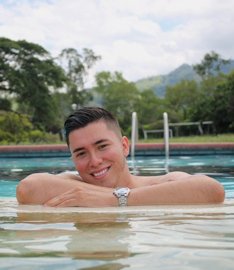 MathewRodes onlyfans leajs