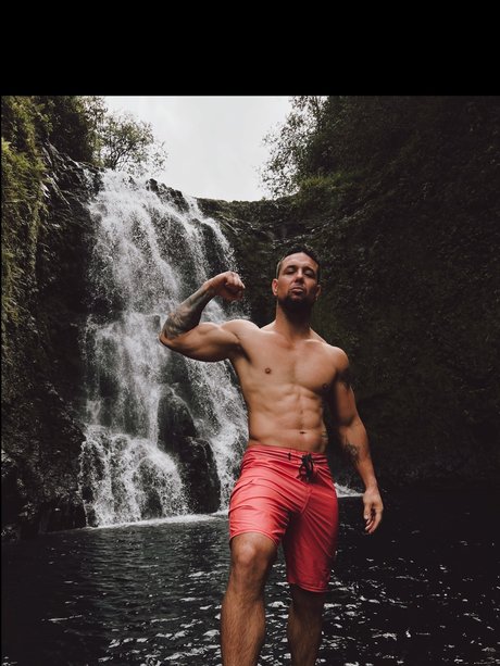 MasterMind Visuals onlyfans strip tease