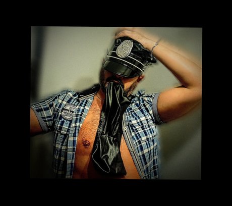 Masked Daddy_ onlyfans explicit content